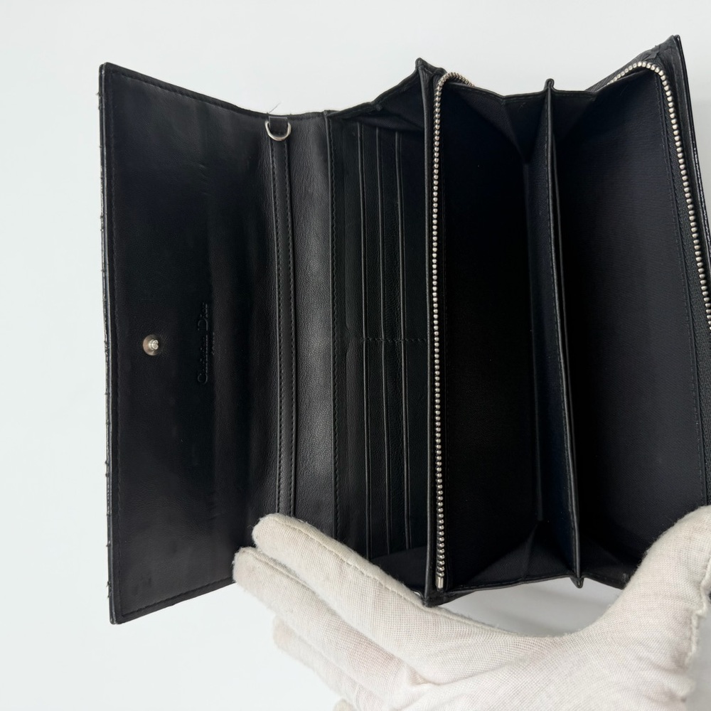 Christian Dior Black Quilted Patent Leather Women’s Wallet - Picture 4 of 7